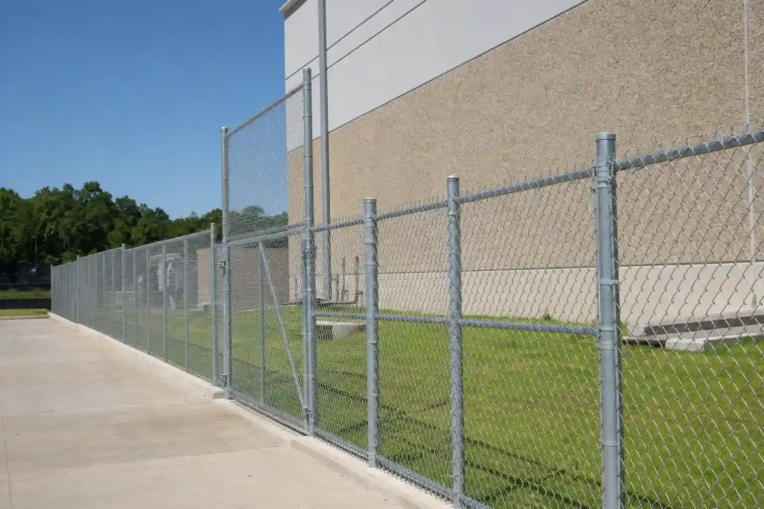 Chain Link Fence Height Guide for Houston, TX — Residential & Commercial