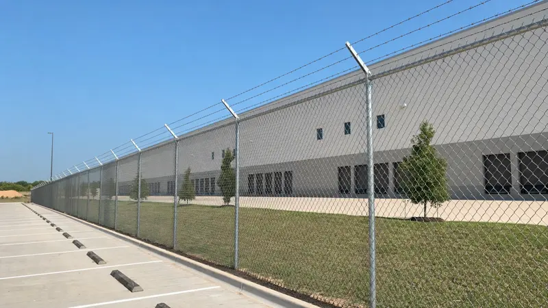 Finding a Commercial Fence Company Near You in Houston